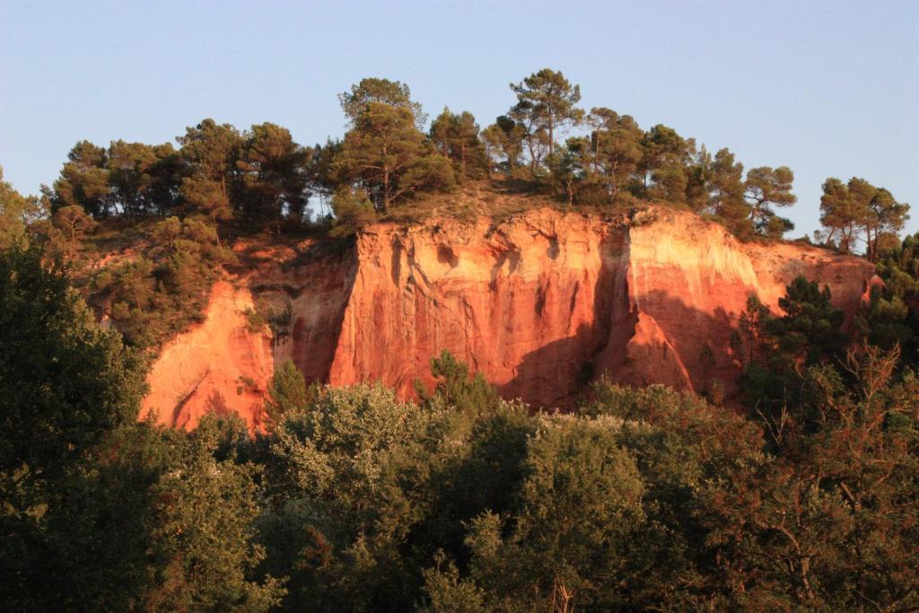 玫瑰别墅酒店 Roussillon en Isere 外观 照片